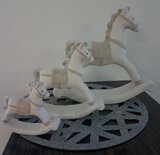 Figurka 'Koń na biegunach' - średni