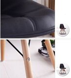 Krzesło "Bari"- czarne z bukowymi nogami