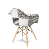 Krzesło "Orio" patchwork z bukowymi nogami - biało czarne